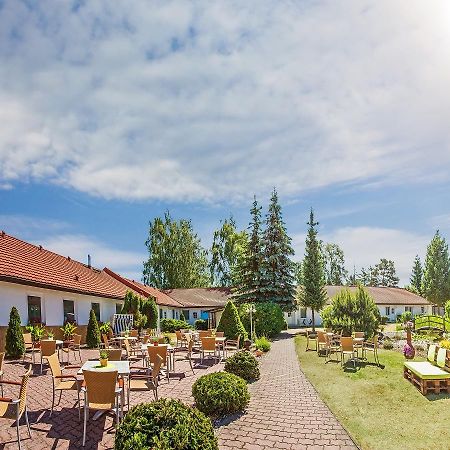 Hotel Pommerscher Hof 奥斯特西巴德钦诺维茨 外观 照片