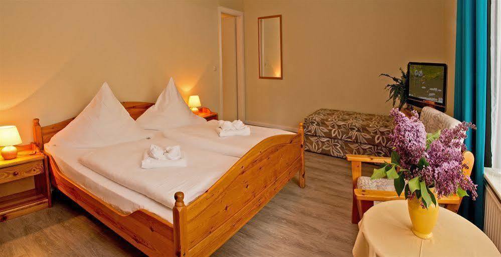Hotel Pommerscher Hof 奥斯特西巴德钦诺维茨 外观 照片